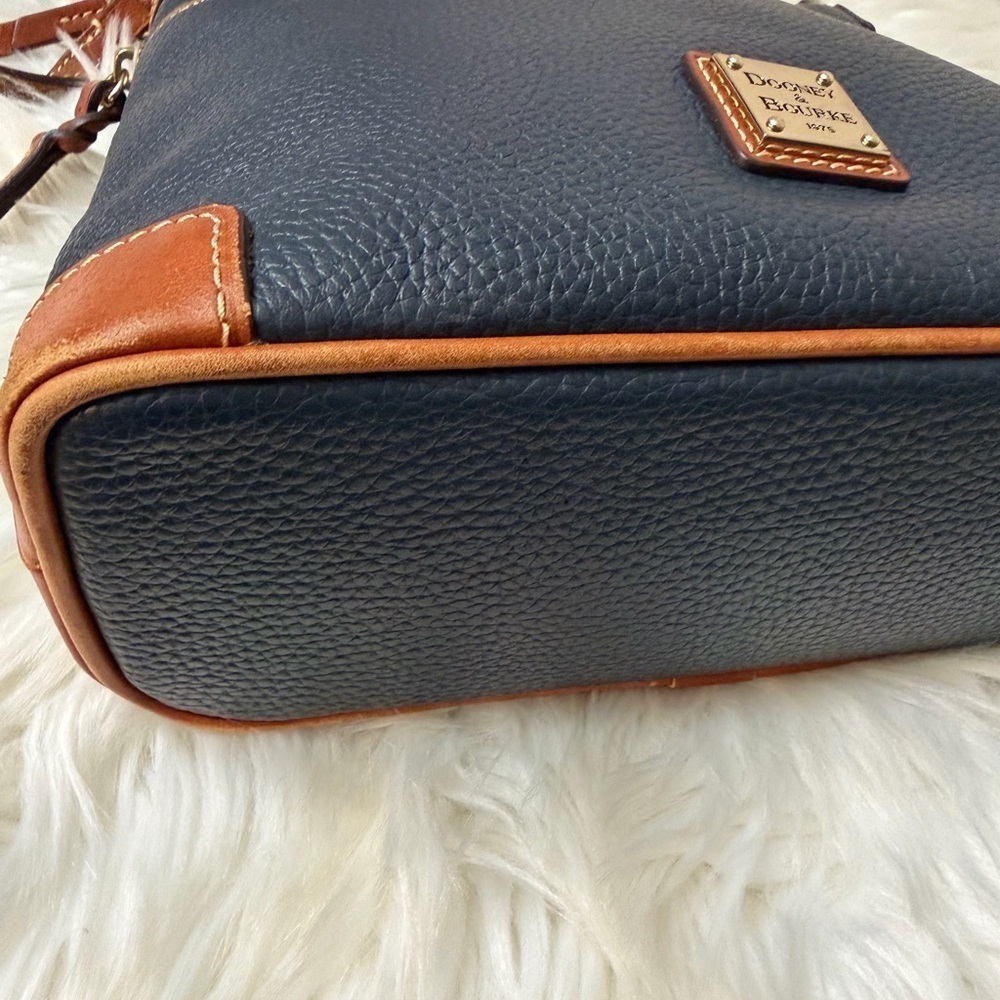 Dooney & Bourke Black and Tan Crossbody Bag - Picture 5 of 14